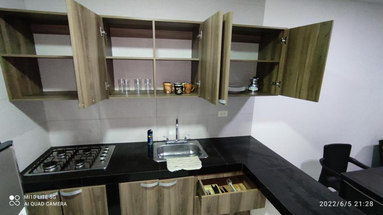 Apartment Santys House Amoblado 6 Personas Melgar