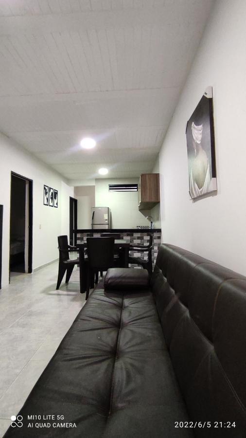 Santys House Amoblado 6 Personas Melgar