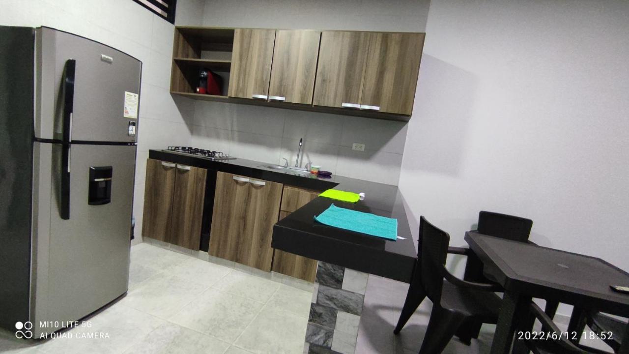 Santys House Amoblado 6 Personas Melgar